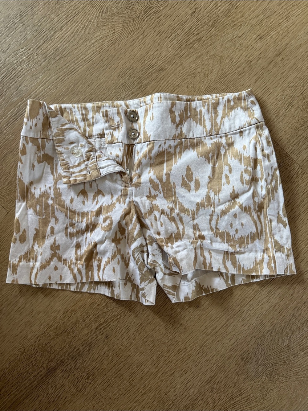 Michael Kors Beige and White Ikat Print Shorts